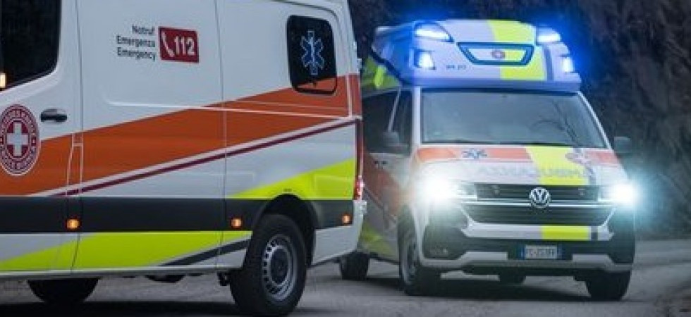 Perde il controllo della moto e finisce nella scarpata, un 22enne trasportato in ospedale